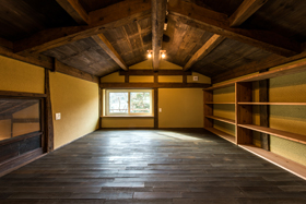 岩手県岩泉町　築50年以上の納屋を再生木と土と石を使い職人の手技で作り上げた終の住処