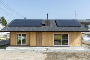 花巻市二枚橋　大屋根の深いひさしで守られたのびやかな平屋の住まい