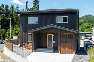 岩泉町「霊峰 宇霊羅の麓 古材再利用の家」